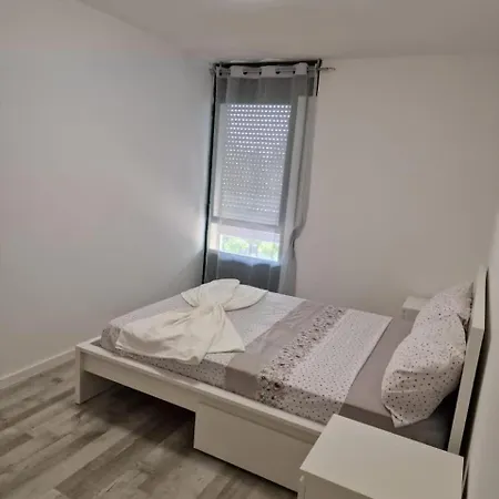 Appartement Comfortable And Cozy 2-bedroom *