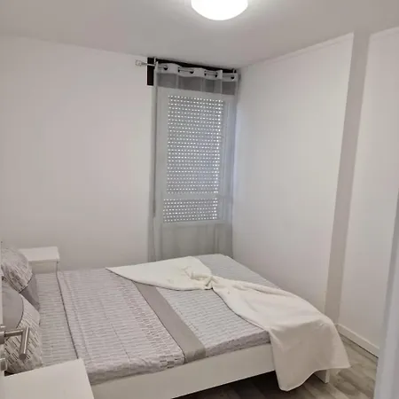 Comfortable And Cozy 2-bedroom Queluz